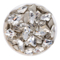 Crystal Galactisch vorm Glas gericht op ruggengelijke steentjes