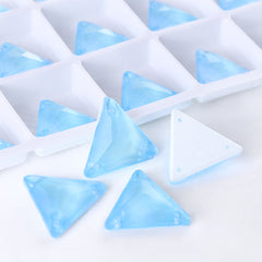 Elektrisk neon Aquamarine Triangle Form Högkvalitativ glas Sew-on Rhinestones
