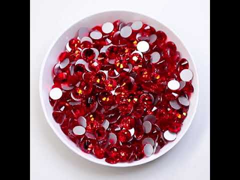 Leichte Siam Glass Flatback -Strasssteine in Schüttung