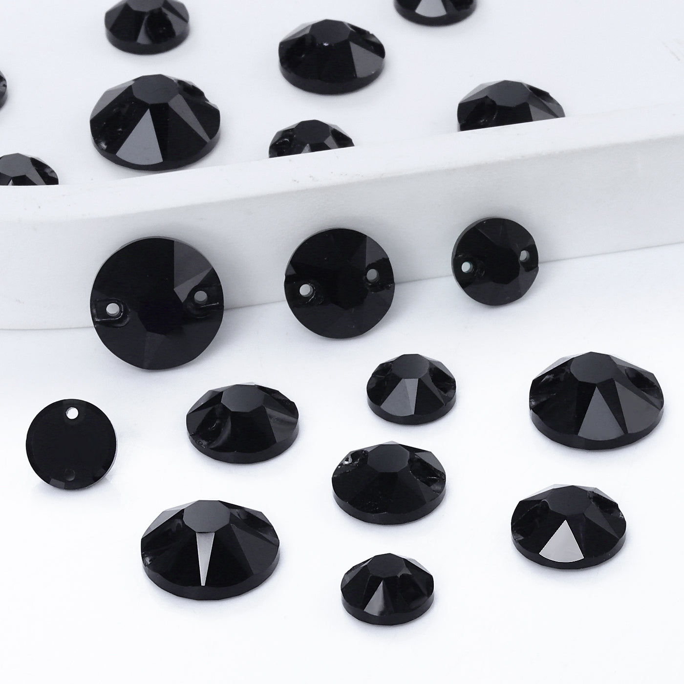 Mixed Sizes Jet XIRIUS Round Shape High Quality Glass Sew-on Rhinestones WholesaleRhinestone メイン画像