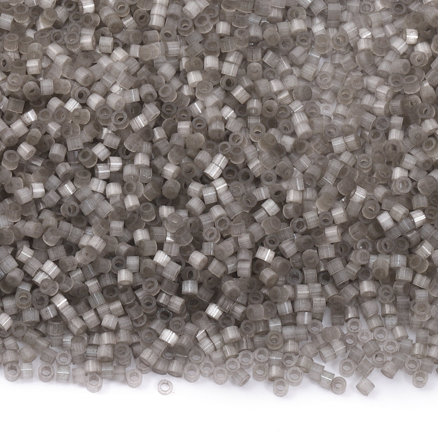 Transparent Silk Satin Cat's Eye Color Hight Quality Glass Cylinder Seed Beads 1.6 MM Size MY4020 WholesaleRhinestone メイン画像