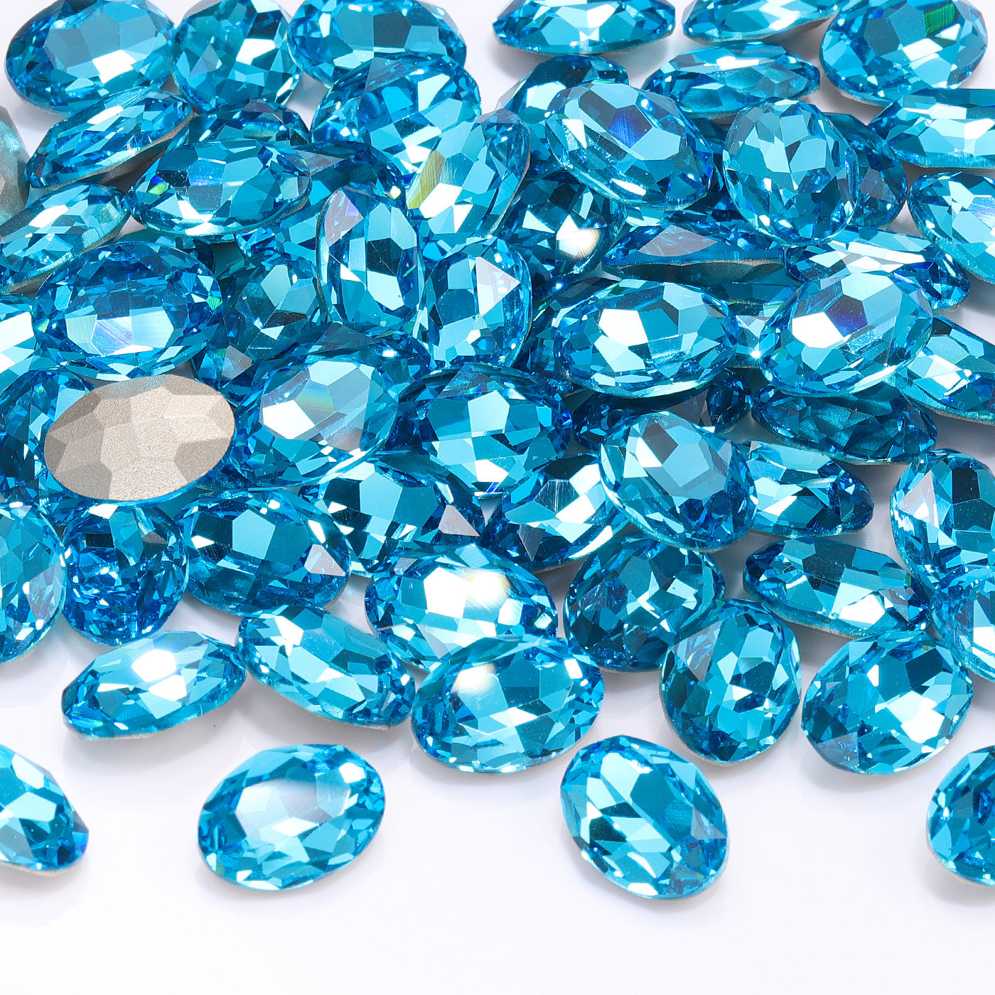 Aquamarine ovális forma kiváló minőségű üveg, hátradőltes strasszok Másodlagos kép