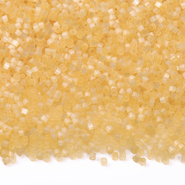 Transparent Yellow Silk Satin Cat's Eye Color Hight Quality Glass Cylinder Seed Beads 1.6 MM Size MY4016 WholesaleRhinestone