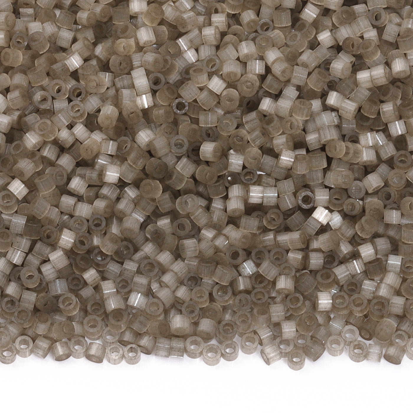 Transparent Silk Satin Cat's Eye Color Hight Quality Glass Cylinder Seed Beads 1.6 MM Size MY4021 WholesaleRhinestone メイン画像
