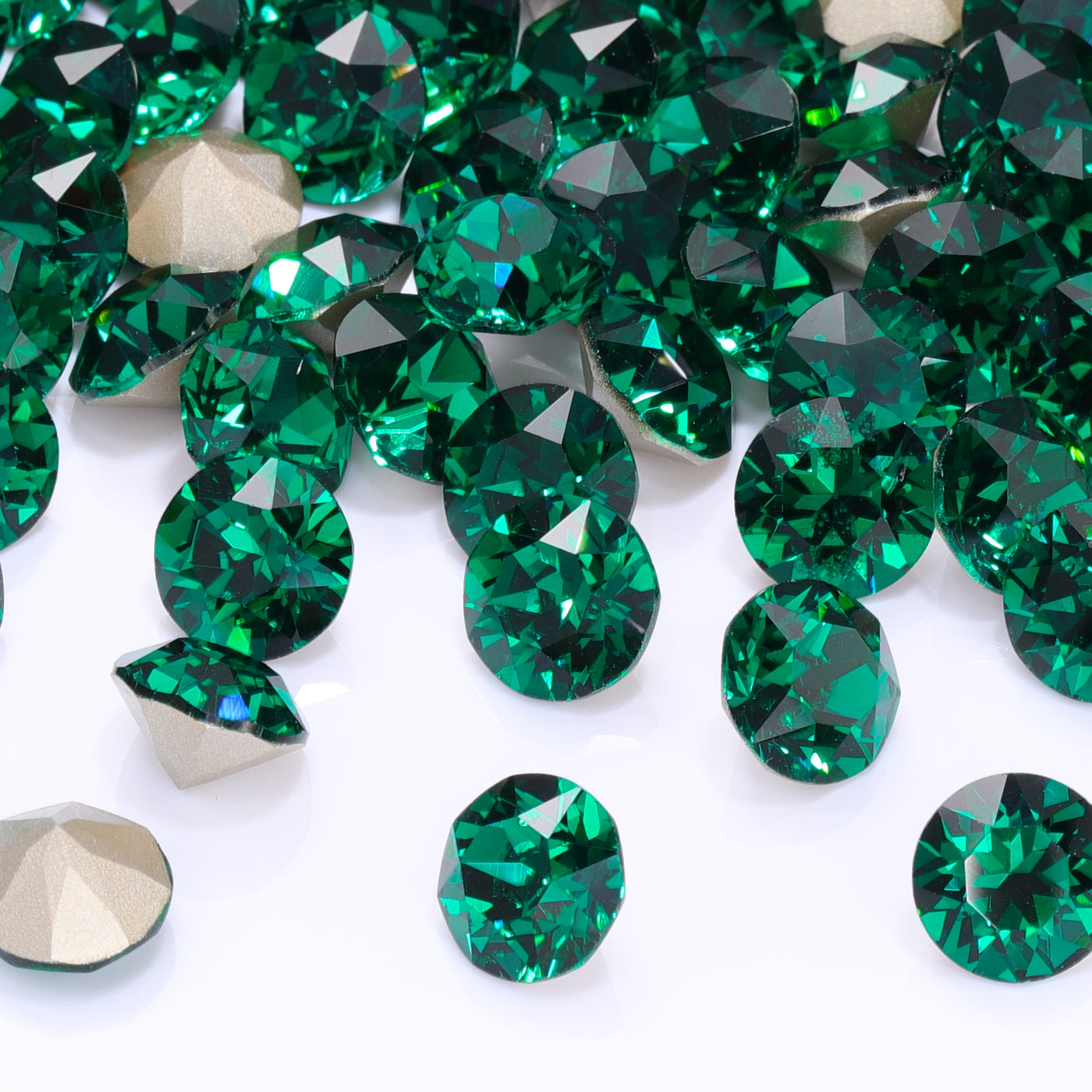 Emerald Xirius Chaton Form hochwertiger Glasspitzback -Rücken -Fantasie -Strasssteine Zweitbild
