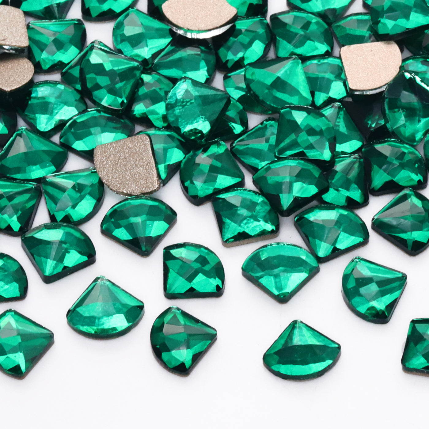 Sector Shape Dark Green Flat Back Fancy Rhinestones WholesaleRhinestone Hauptbild