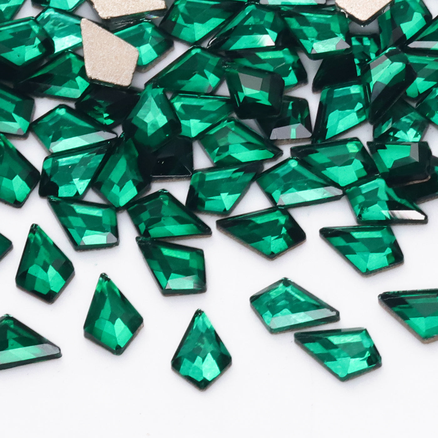 Arrow Shape Dark Green Flat Back Fancy Rhinestones WholesaleRhinestone メイン画像