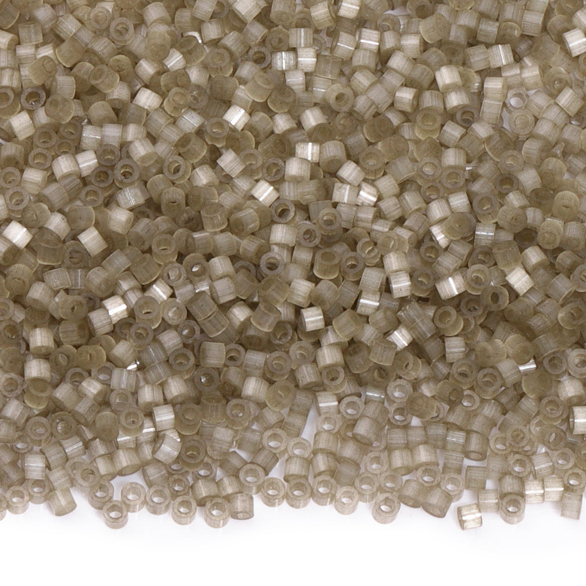 Transparent Silk Satin Cat's Eye Color Hight Quality Glass Cylinder Seed Beads 1.6 MM Size MY4022 WholesaleRhinestone メイン画像