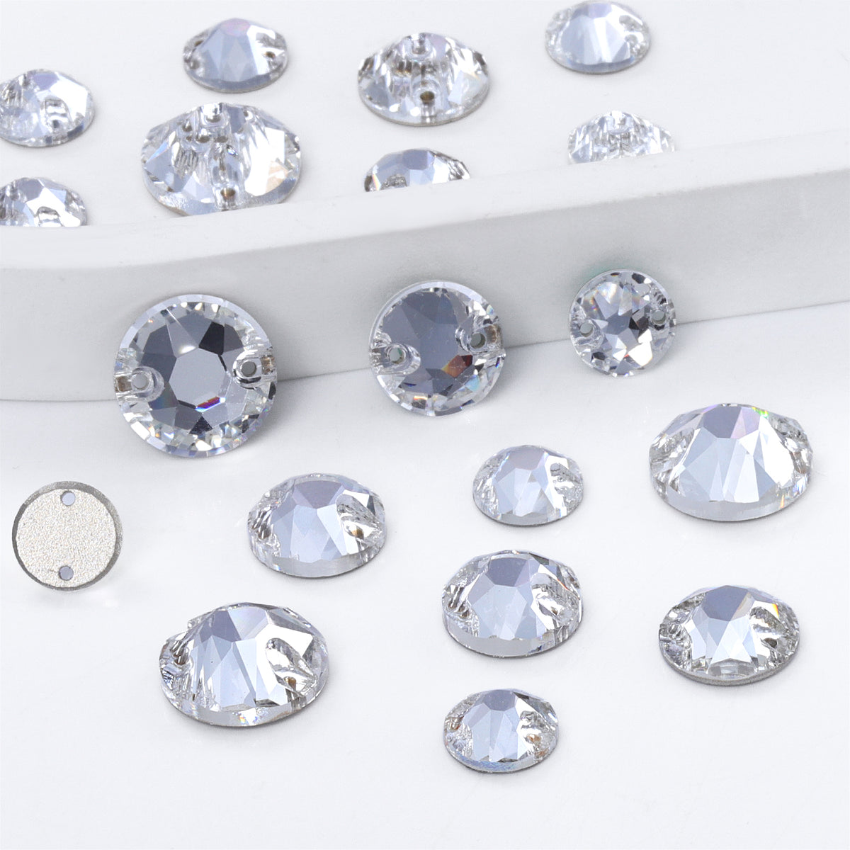 Mixed Sizes Crystal XIRIUS Round Shape High Quality Glass Sew-on Rhinestones WholesaleRhinestone メイン画像