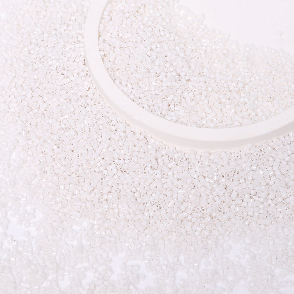 Opaque White Color Hight Quality Glass Cylinder Seed Beads 1.6 MM Size BS1005