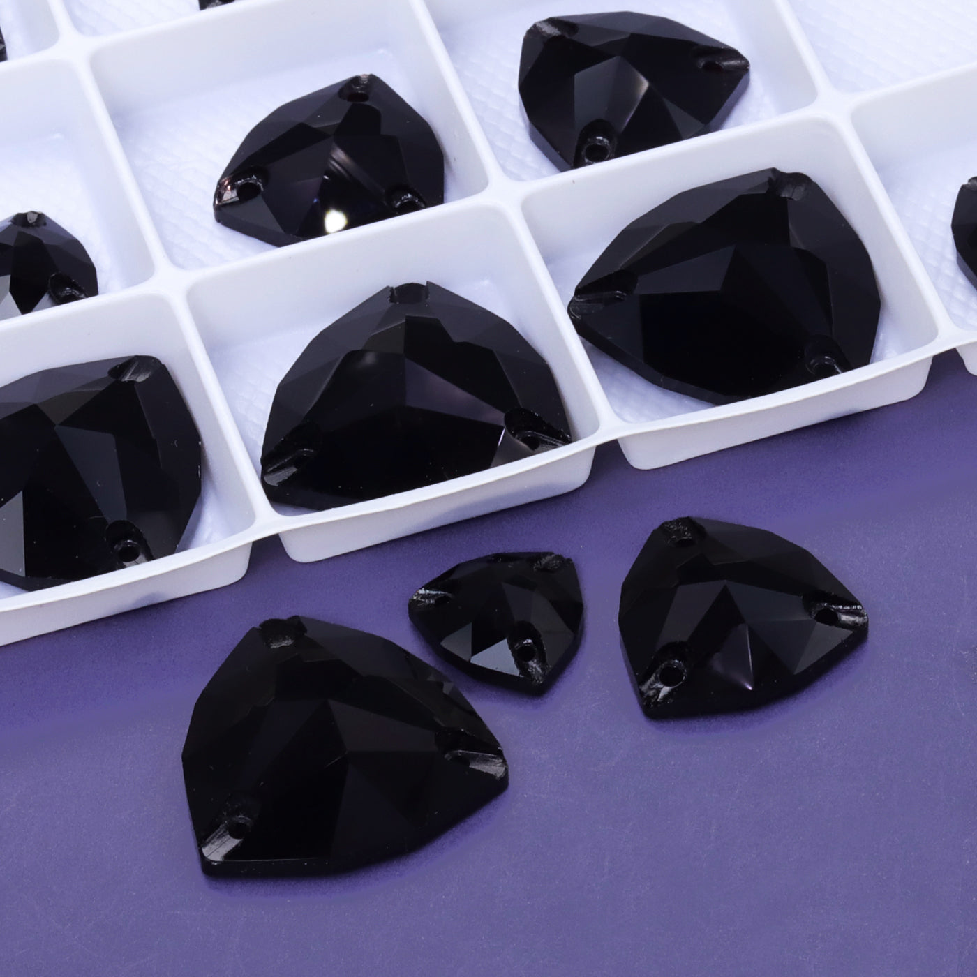 Mixed Sizes Jet Trilliant Shape High Quality Glass Sew-on Rhinestones