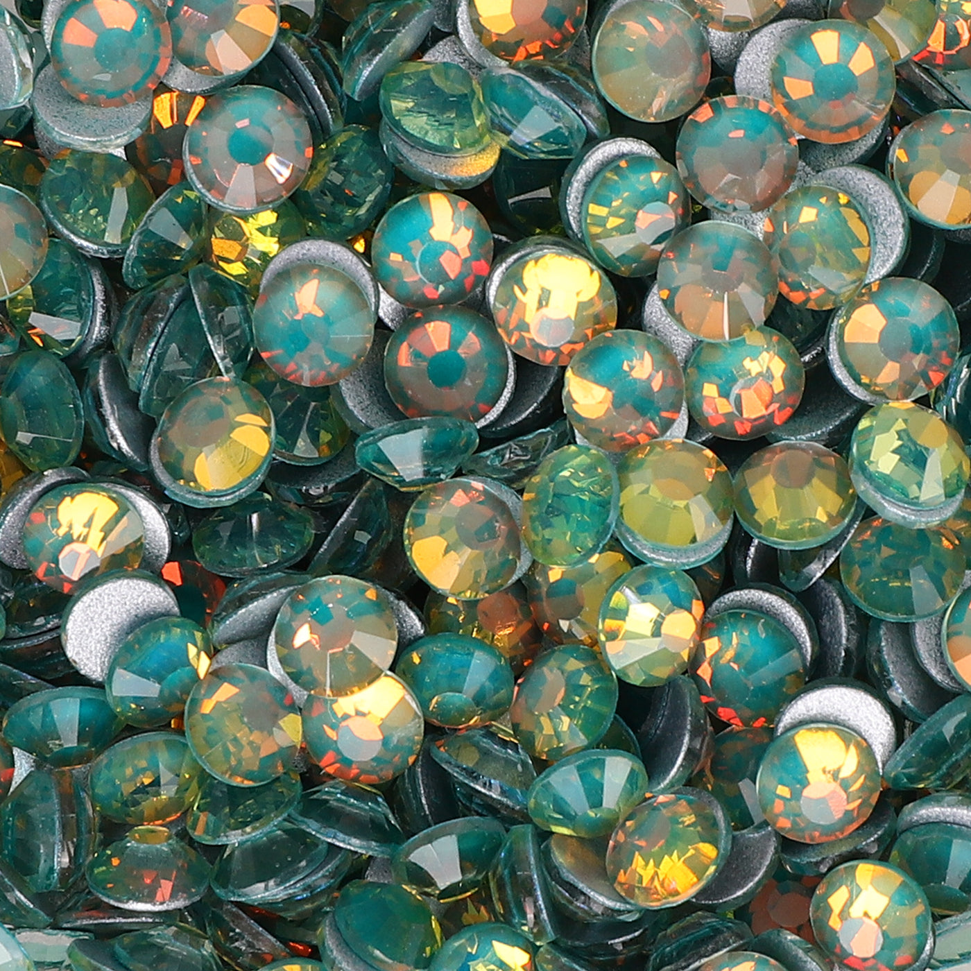 Blinkendes dunkelgrünes Glas Flachback -Strass Silber Rücken Zweitbild