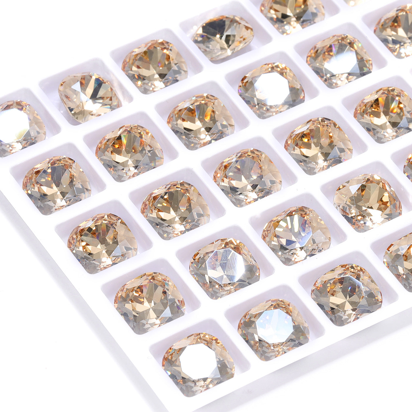Golden Shadow Cushion Square Forme de haute qualité en arrière pointu en arrière de strass de fantaisie Image secondaire du produit