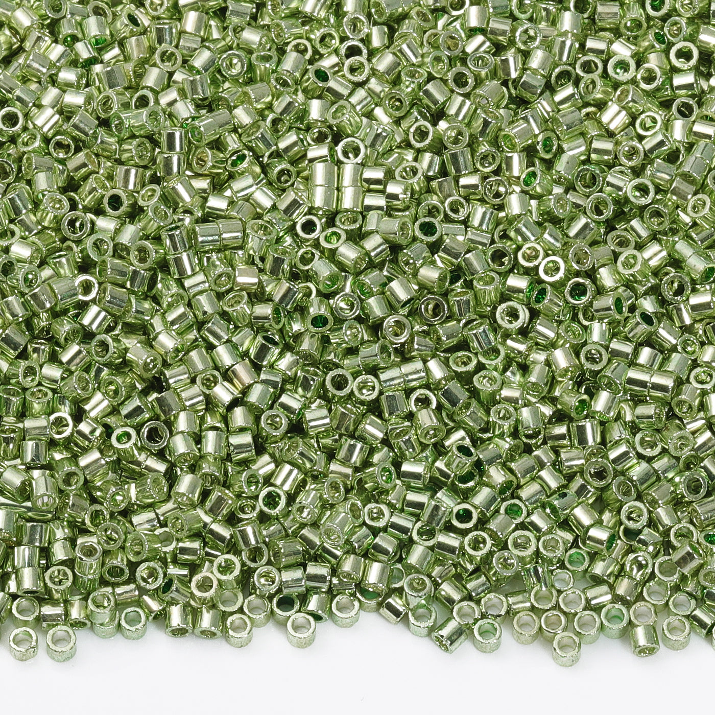 Metallic Light Green Luster Color Hight Quality Glass Cylinder Seed Beads 1.6 MM Size JS3008 WholesaleRhinestone メイン画像
