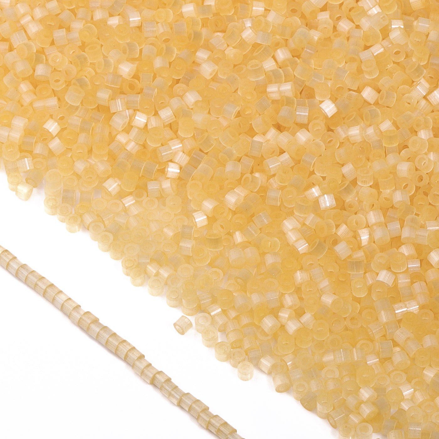 Transparent Yellow Silk Satin Cat's Eye Color Hight Quality Glass Cylinder Seed Beads 1.6 MM Size MY4016 WholesaleRhinestone