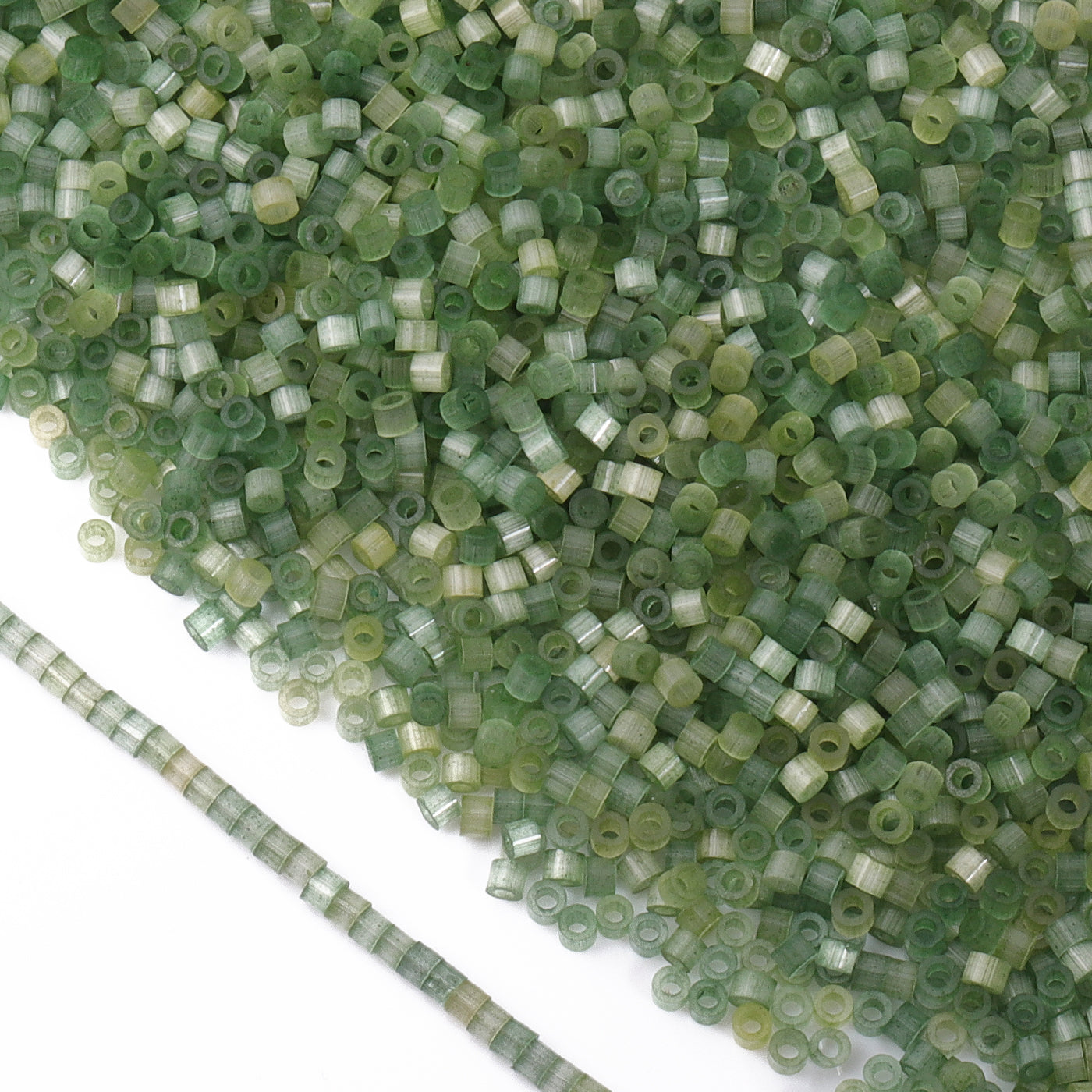 Transparent Olive Green Cat's Eye Color Hight Quality Glass Cylinder Seed Beads 1.6 MM Size MY4004 WholesaleRhinestone