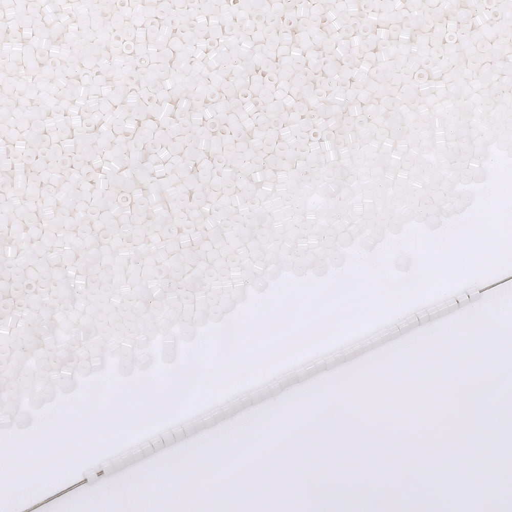 Opaque White Color Hight Quality Glass Cylinder Seed Beads 1.6 MM Size BS1005