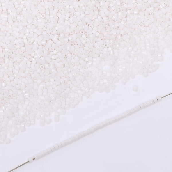 Opaque White Color Hight Quality Glass Cylinder Seed Beads 1.6 MM Size BS1005 WholesaleRhinestone