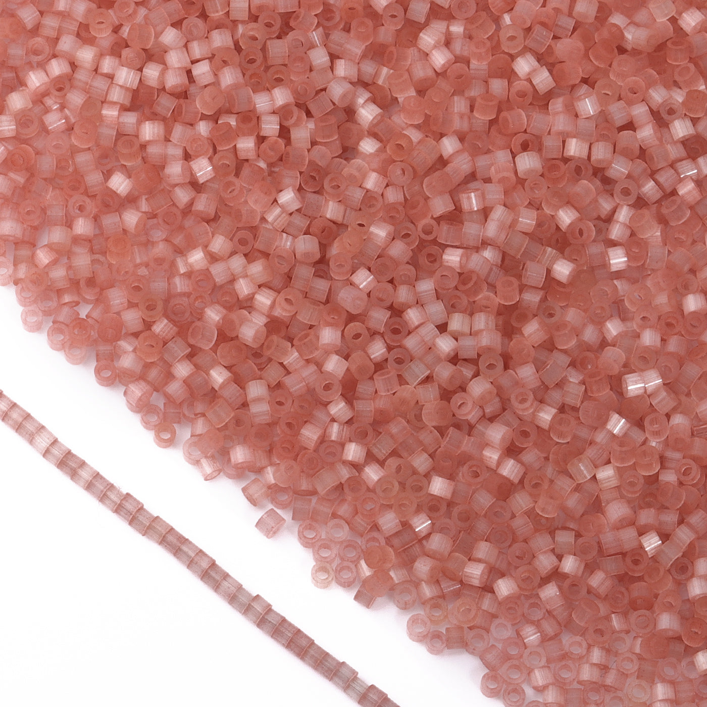 Transparent Salmon Silk Satin Cat's Eye Color Hight Quality Glass Cylinder Seed Beads 1.6 MM Size MY4005 WholesaleRhinestone