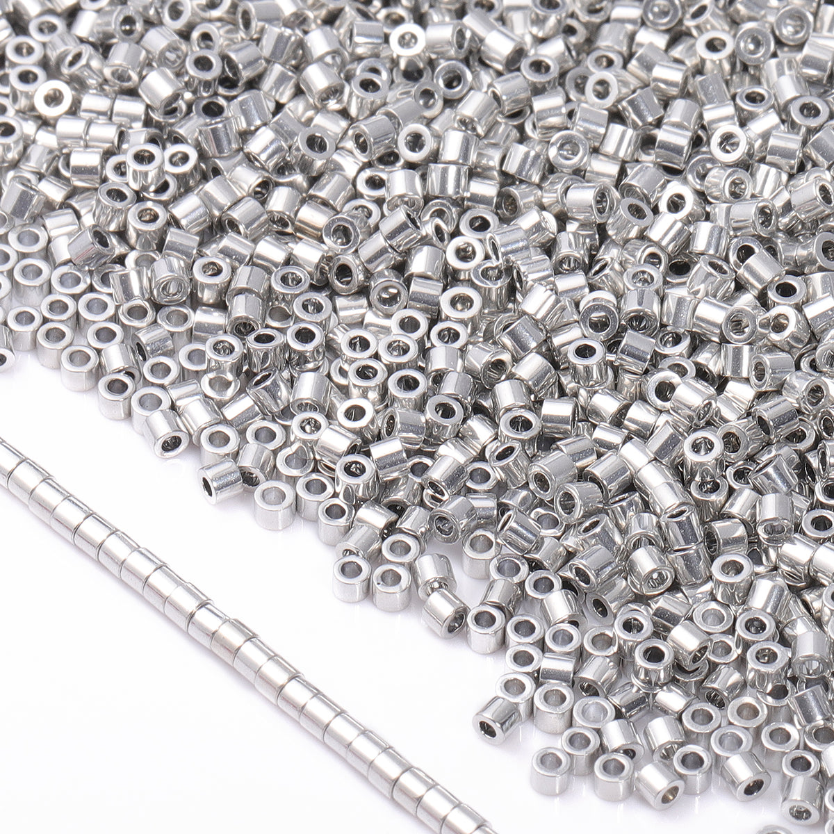 Metallic Silver Luster Color Hight Quality Glass Cylinder Seed Beads 1.6 MM Size JS3001 WholesaleRhinestone