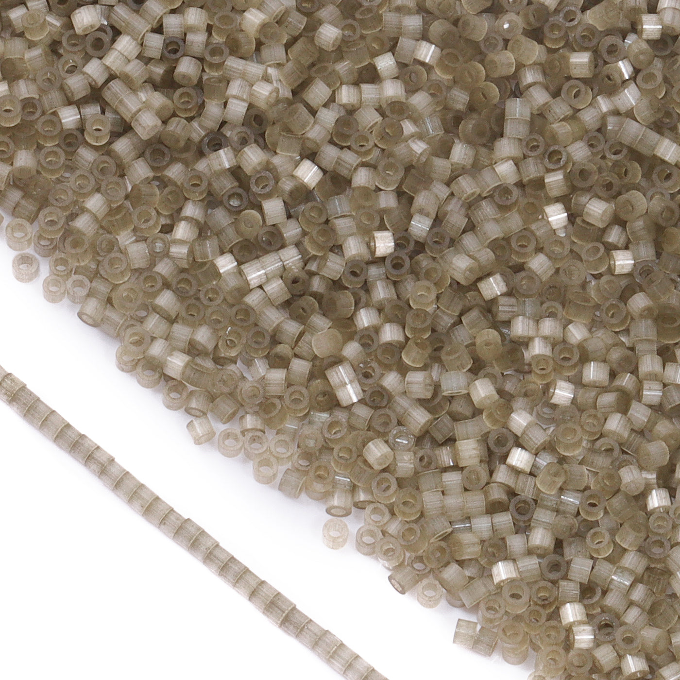 Transparent Silk Satin Cat's Eye Color Hight Quality Glass Cylinder Seed Beads 1.6 MM Size MY4022 WholesaleRhinestone