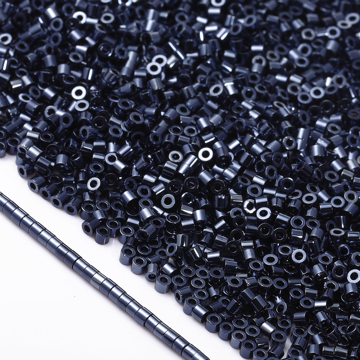 Metallic Dark Blue Luster Color Hight Quality Glass Cylinder Seed Beads 1.6 MM Size JS3003 WholesaleRhinestone