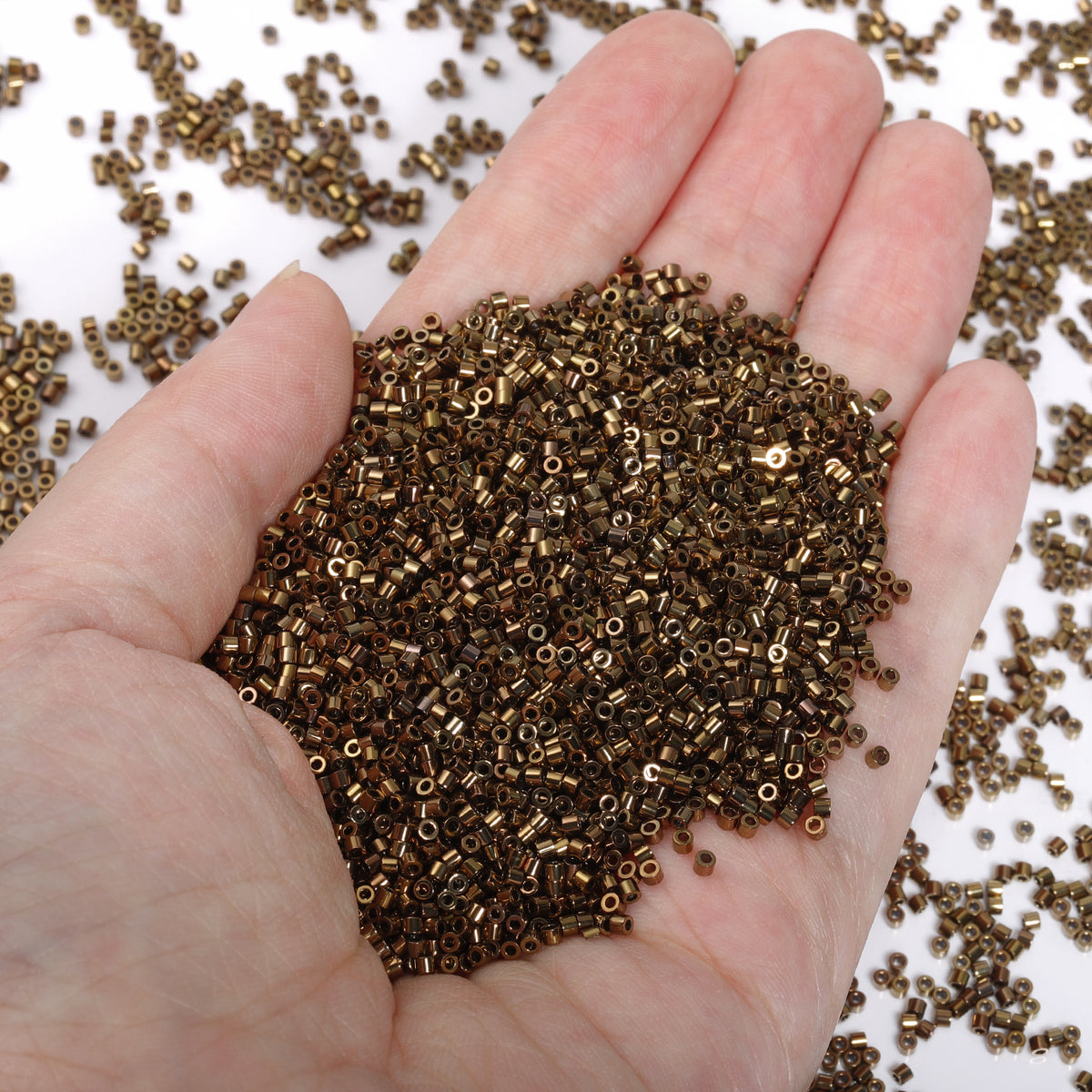 Metallisk Dark Gold Luster Color Høj kvalitet glascylinderfrøperler 1,6 mm Størrelse JS3004