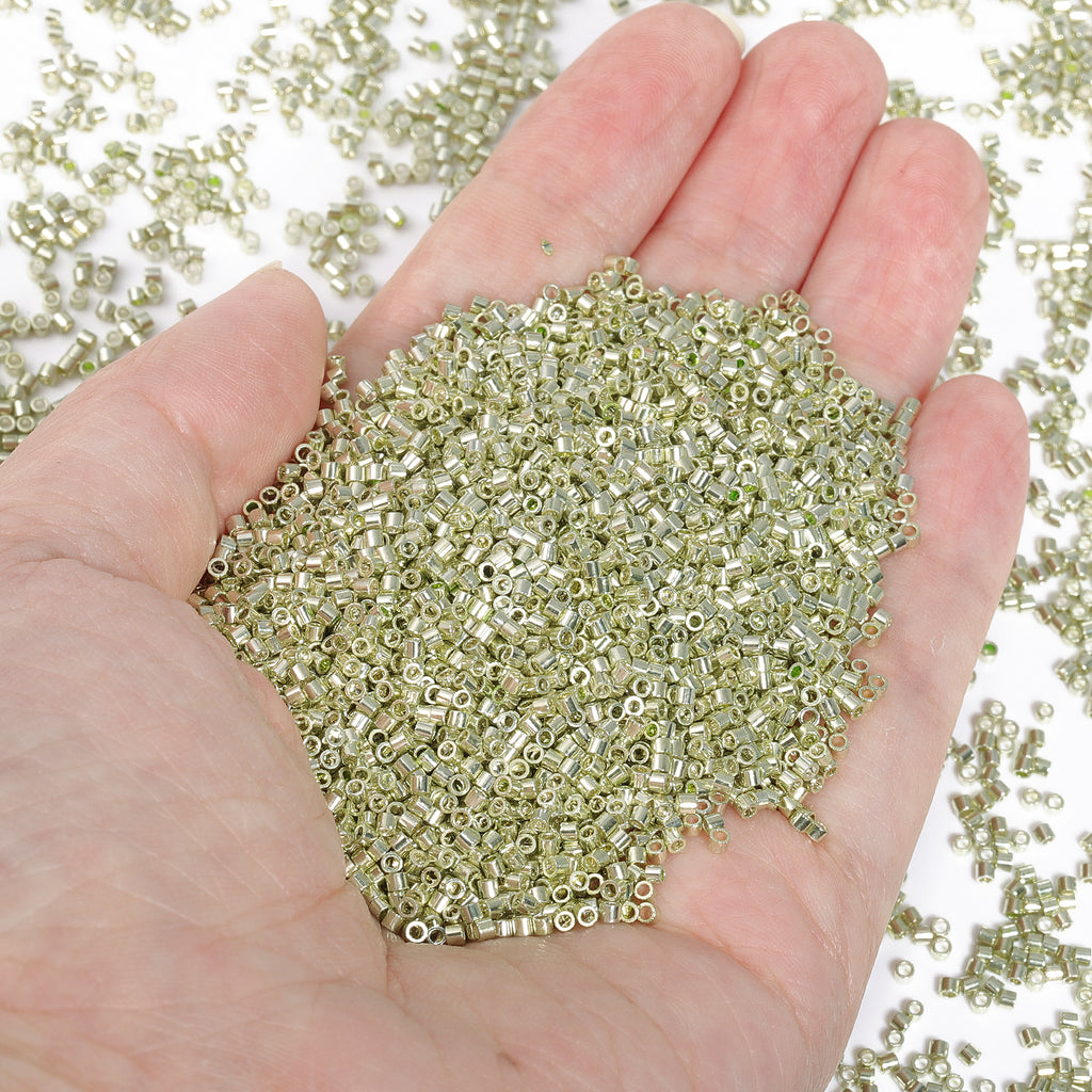 Metallic Chartreuse Luster Color Hight Quality Glass Cylinder Seed Beads 1.6 MM Size JS3009 WholesaleRhinestone