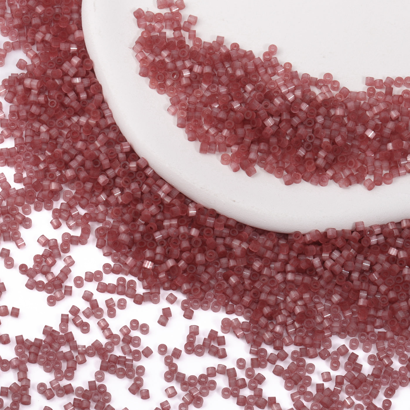 Transparent Dark Berry Silk Satin Cat's Eye Color Hight Quality Glass Cylinder Seed Beads 1.6 MM Size MY4008 WholesaleRhinestone
