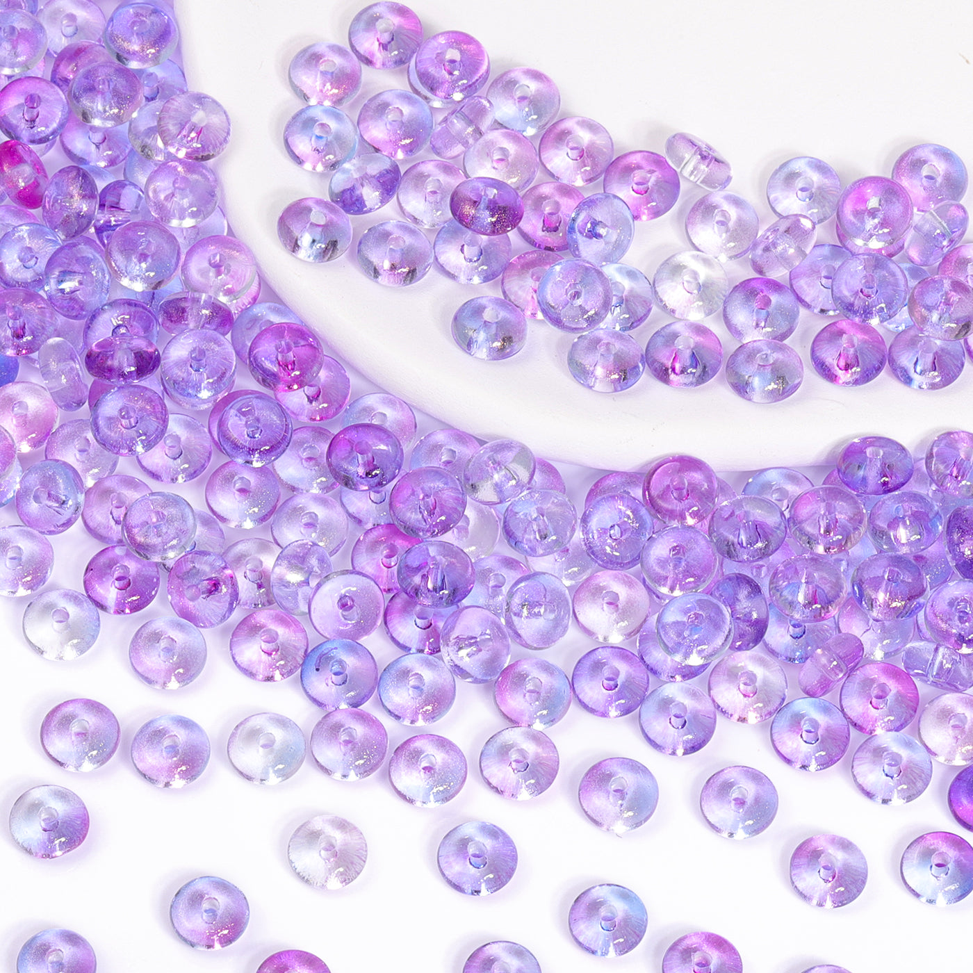 Ulike farger gjennomsiktig godteri serie heldig spenne form glassfrøperler