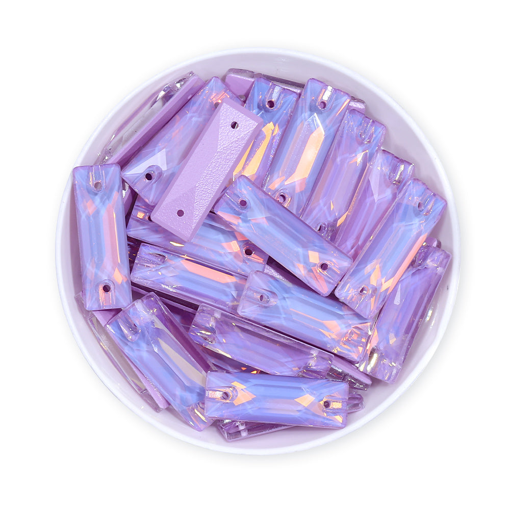 Lavender AM Cosmic Baguette Shape High Quality Glass Sew-on Rhinestones WholesaleRhinestone Imagen principal del producto