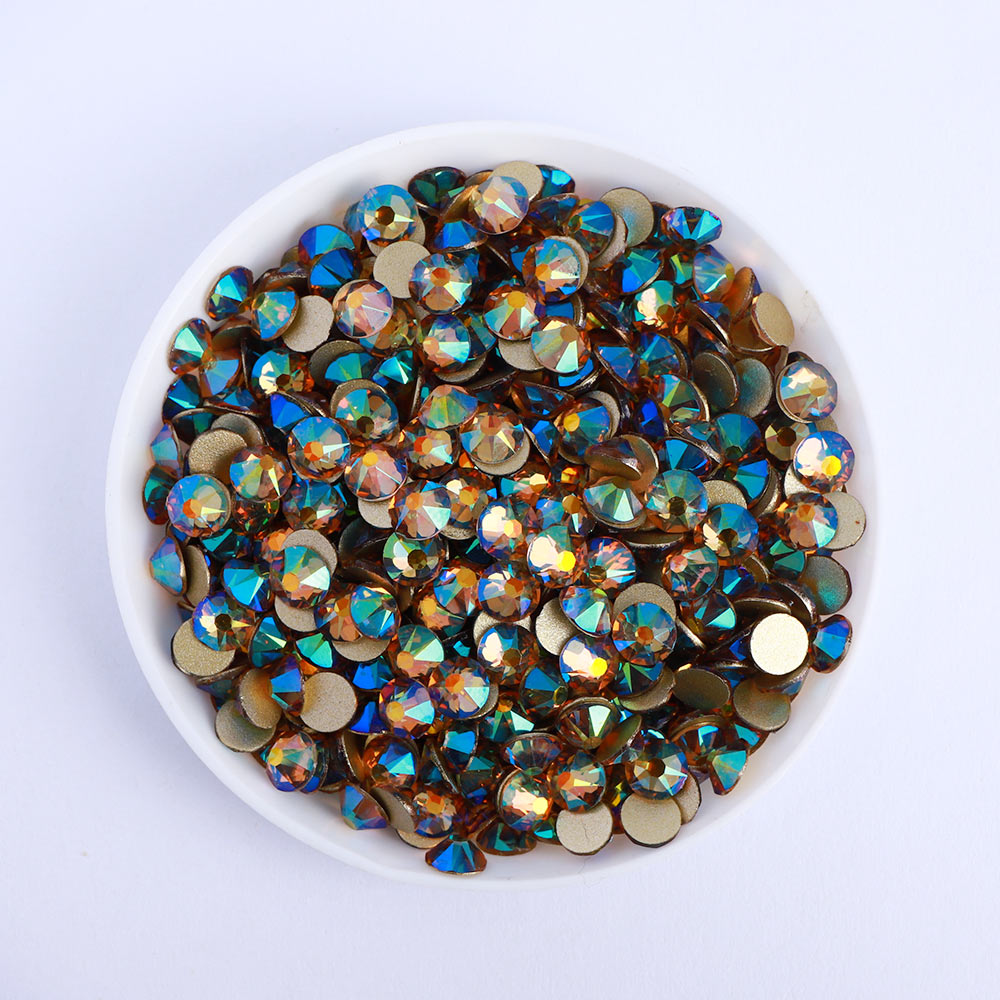 Ghost Light Glass Flat Back Glue-On Rhinestones 16 Cut Facets Secondary image