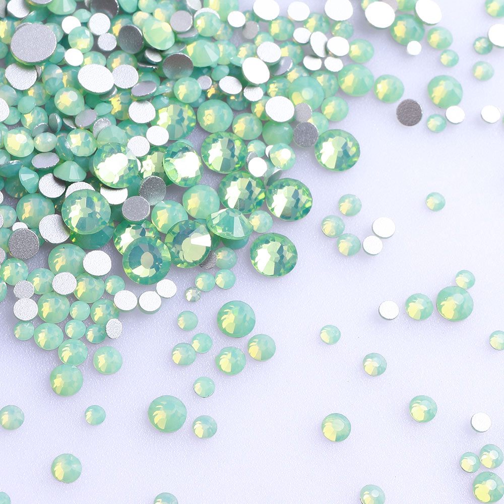 Gemischte Größen grünes Opal -Glas -Flachback -Strass für Nagelkunst Silber Rücken Zweitbild