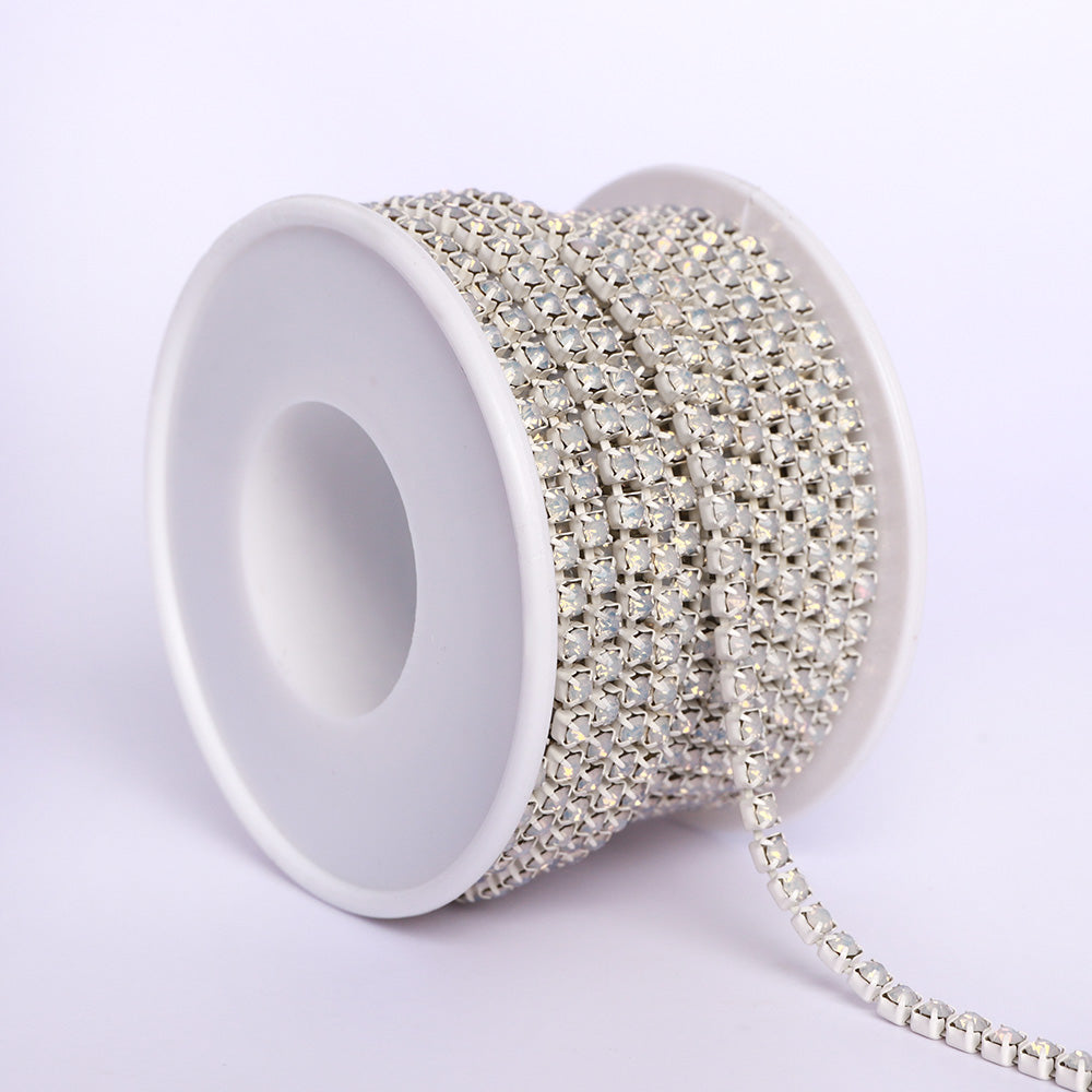 White Opal Glass Rhinestones Close Cup Chain - 1 Row Multi Colors Base WholesaleRhinestone メイン画像