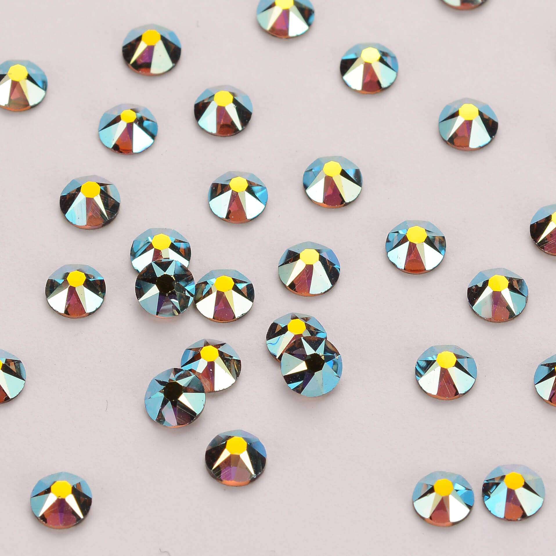 Topacio ahumado AB Glass Flat Glue-On Rehinestones 16 Facetas cortadas Imagen secundaria del producto
