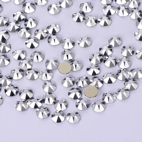 Sølvglass flat tilbake lim-på rhinestones 16 kuttede fasetter Secondary image